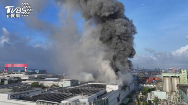 网络配资门户 台湾爆炸的超级电池工厂刚运作两年 锂电池火灾致多人受伤